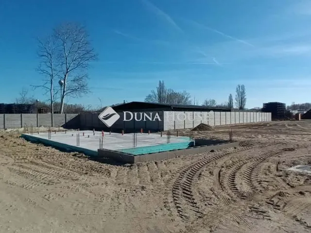 Eladó kereskedelmi és ipari ingatlan Helvécia 96 nm