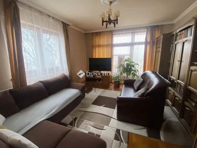 Eladó ház Ladánybene, Vízmű utca 170 nm