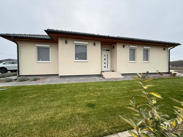 Eladó ház Kecskemét, Alsószéktó 92 nm