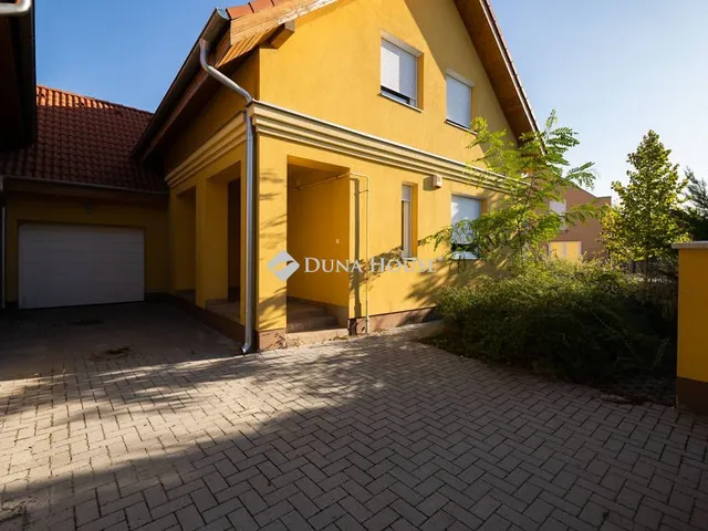 Kiadó ház Kecskemét 140 nm