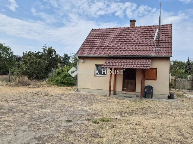 Eladó ház Kecskemét 30 nm