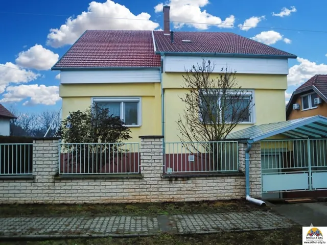 Eladó ház Kiskunlacháza 238 nm