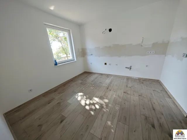 Kiadó ház Felsőpakony, ERDŐRE NÉZŐ, FRISSEN FELÚJÍTOTT 65 M²-ES OTTHON KIADÓ FELSŐPAKONYON – BUDAPEST KÖZELÉBEN! 65 nm