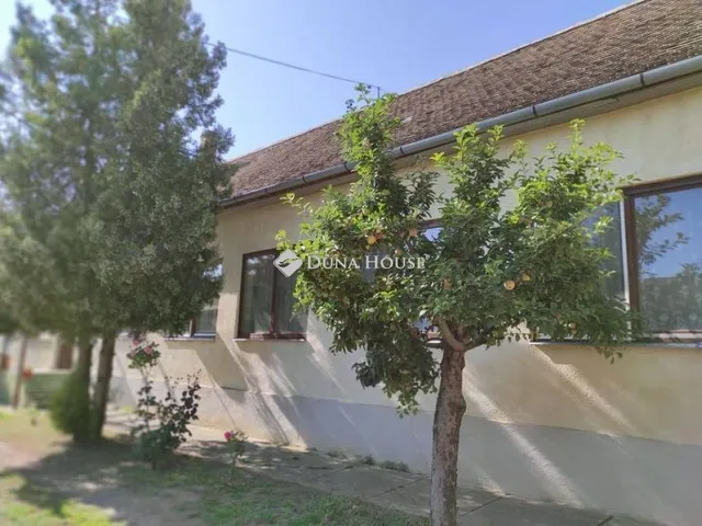 Eladó ház Udvar 137 nm
