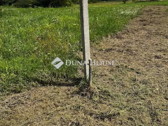 Eladó telek Magyarhertelend, József Attila utca 1200 nm