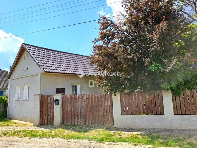 Eladó ház Lánycsók 70 nm