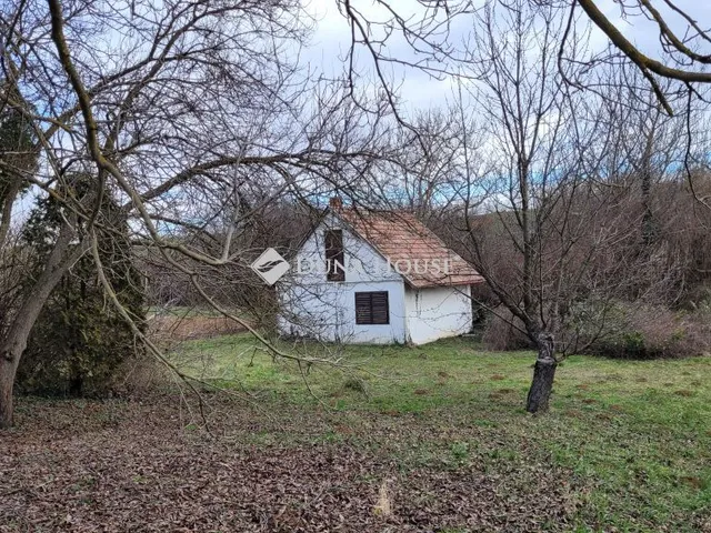 Eladó telek Kozármisleny 1703 nm