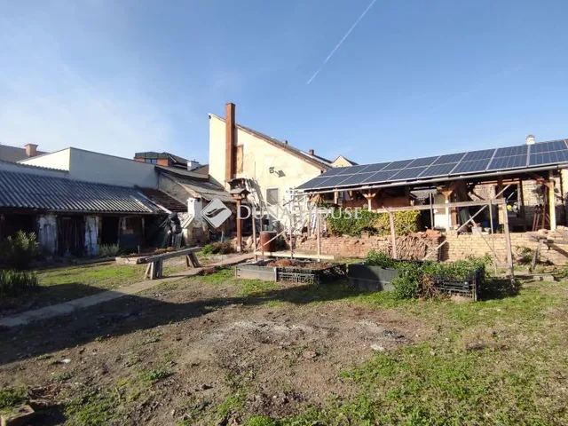 Eladó ház Mohács, Dózsa György utca 210 nm