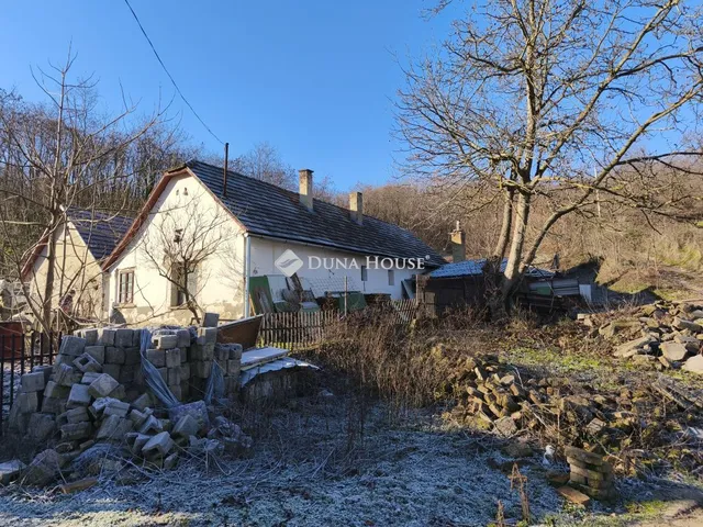 Eladó telek Tamási, Szarkahegyi út 7248 nm
