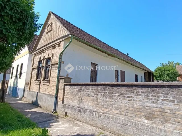 Eladó ház Majs 133 nm