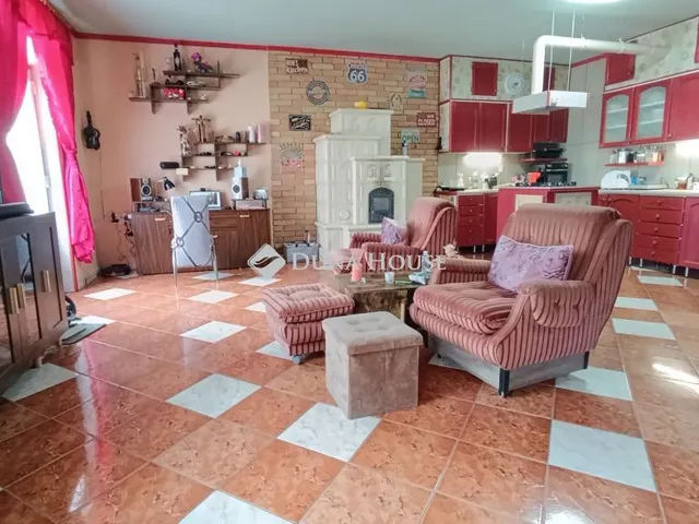 Eladó ház Udvar 234 nm