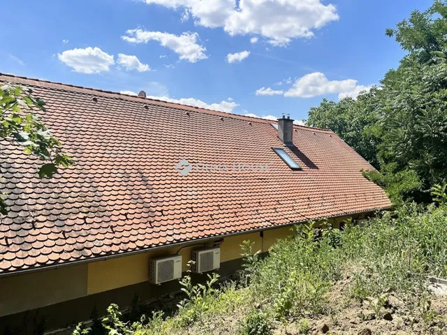 Eladó kereskedelmi és ipari ingatlan Bóly, Alsó-Tukár pincesor 615 nm