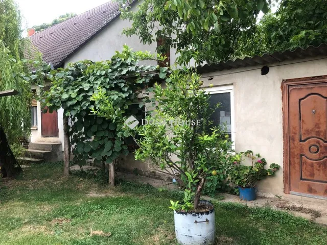 Eladó ház Bicsérd 185 nm