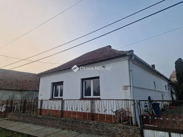 Eladó ház Lánycsók, Petőfi utca 96 nm