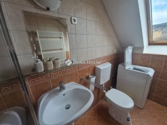 Kiadó lakás Pécs, Apáca utca 50 nm