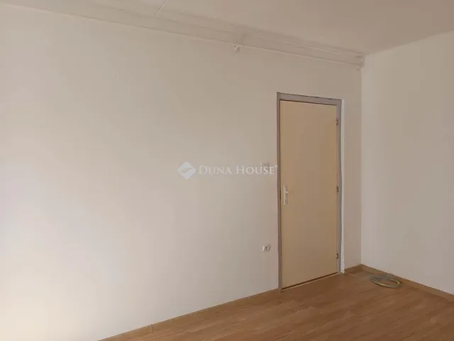 Eladó lakás Szentlőrinc 57 nm