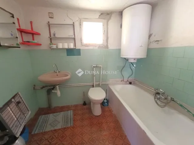 Eladó ház Udvar, Fő utca 97 nm