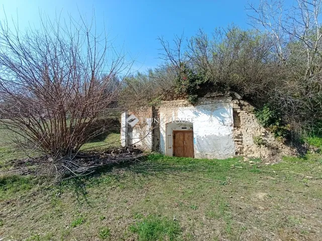 Eladó telek Mohács, Szőlőhegy 1267 nm