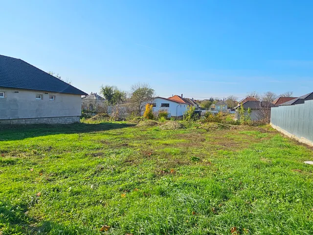 Eladó telek Vép 737 nm