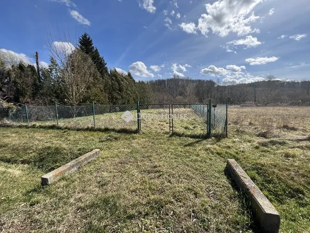 Eladó telek Mikosszéplak 796 nm