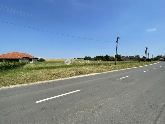 Eladó telek Egyházasrádóc 9373 nm