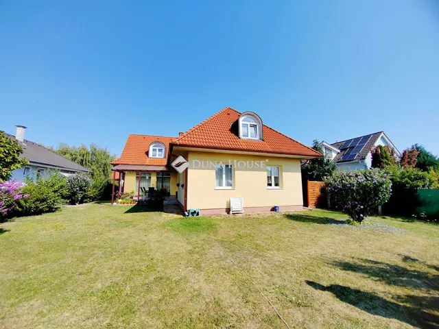 Eladó ház Szombathely, Fenyő utca 209 nm