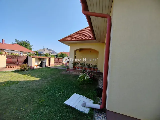 Eladó ház Szombathely, Fenyő utca 209 nm
