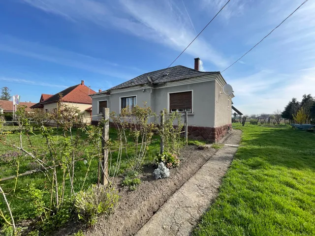 Eladó ház Rábahidvég 110 nm
