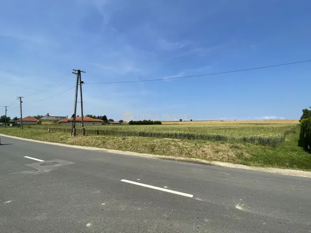 Eladó telek Egyházasrádóc 2313 nm