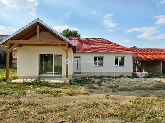 Eladó új építésű lakópark Söpte 80 nm