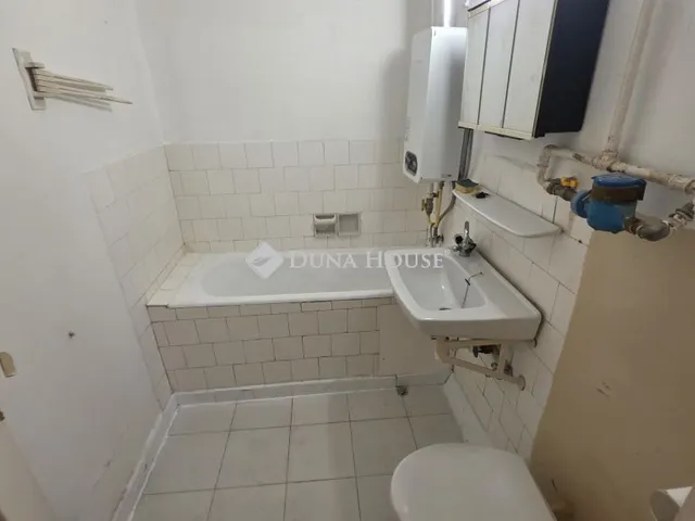 Kiadó lakás Szombathely, Paragvári utca 41 nm