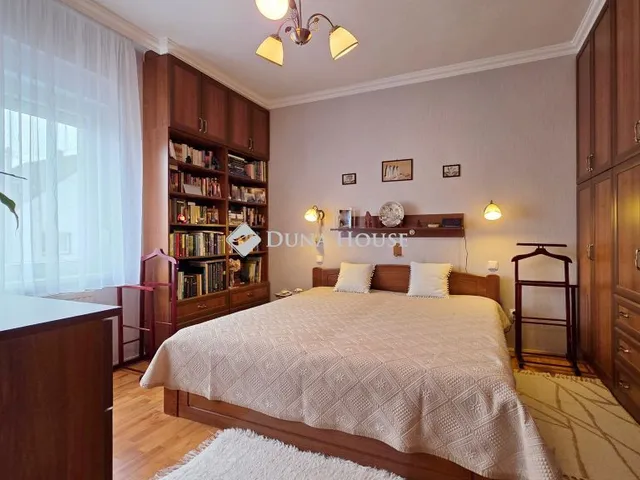 Eladó ház Szombathely, Vadrózsa utca 200 nm