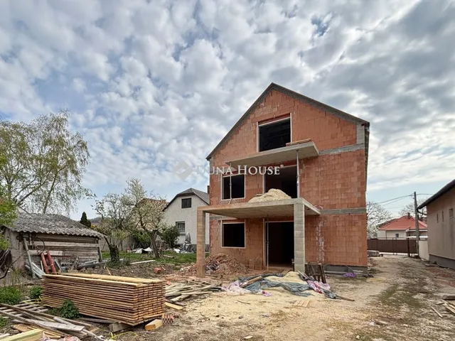 Eladó lakás Sárvár, Vitnyédi István utca 63 nm