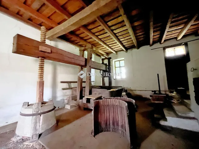 Eladó ház Vaskeresztes 287 nm