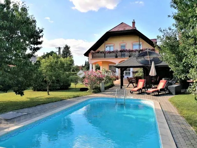 Eladó ház Keszthely, Csabagyöngye utca 187 nm