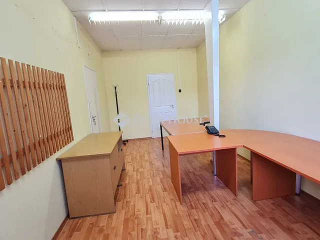 Kiadó kereskedelmi és ipari ingatlan Zalaegerszeg, Alsóerdei út 17 nm