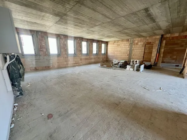 Eladó lakás Zalaegerszeg 180 nm