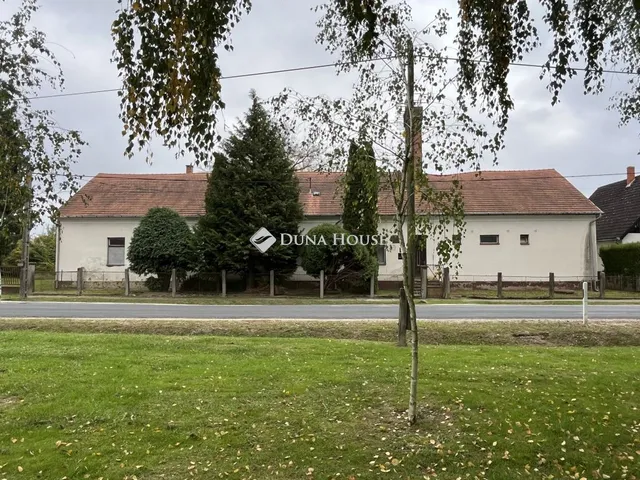 Eladó ház Rátót 275 nm