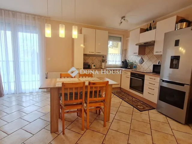 Eladó lakás Zalaegerszeg, Ady Endre utca 81 nm