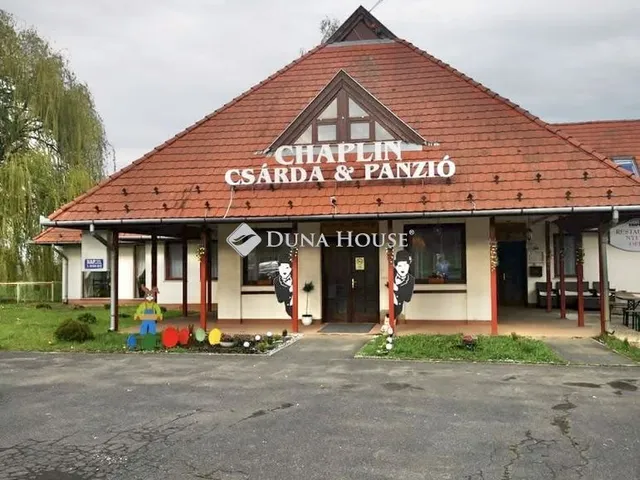 Eladó kereskedelmi és ipari ingatlan Hahót 359 nm