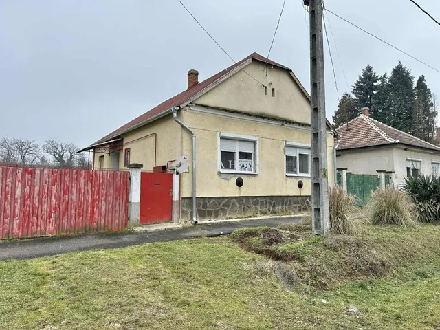 Eladó ház Káld, Deák Ferenc utca 77 nm