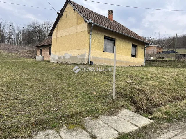 Eladó ház Gyűrűs 89 nm