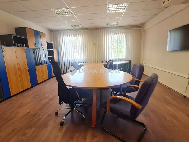 Kiadó kereskedelmi és ipari ingatlan Zalaegerszeg, Alsóerdei út 33 nm