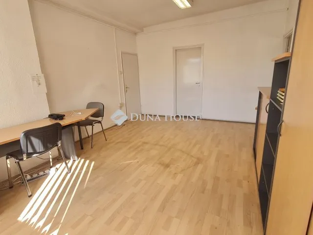 Kiadó kereskedelmi és ipari ingatlan Zalaegerszeg, Alsóerdei út 33 nm