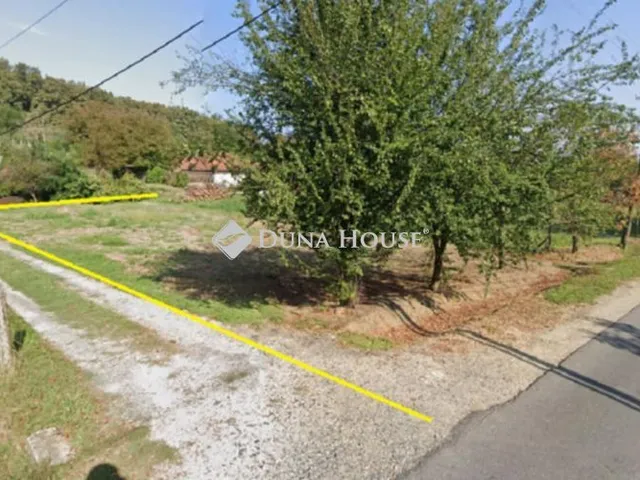 Eladó telek Pethőhenye 698 nm