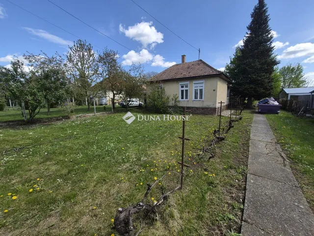 Eladó ház Pókaszepetk, Petőfi Sándor utca 83 nm