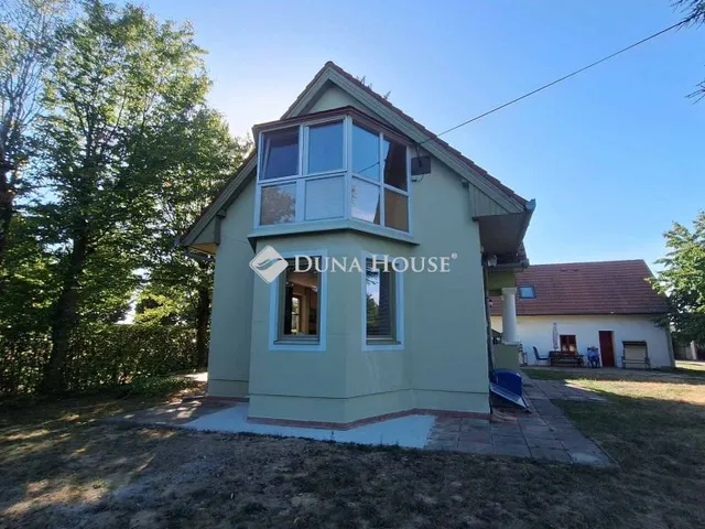 Eladó ház Hegyhátsál, Fő út 240 nm