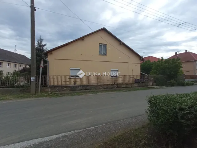 Eladó ház Komoró 130 nm