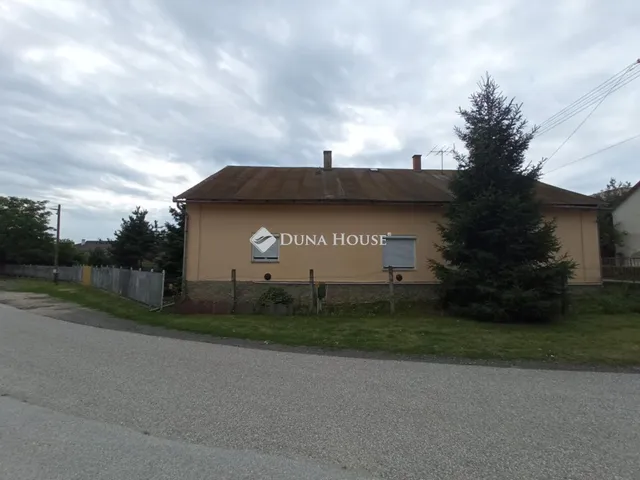 Eladó ház Komoró, Petőfi utca 130 nm