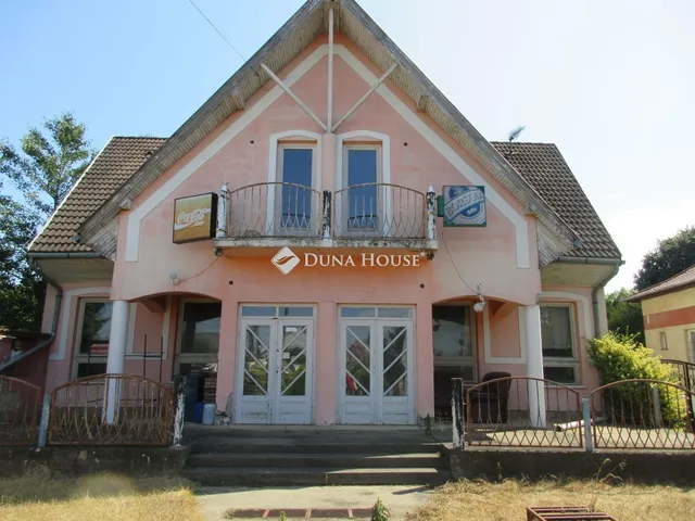 Eladó ház Fényeslitke, Kossuth utca 400 nm